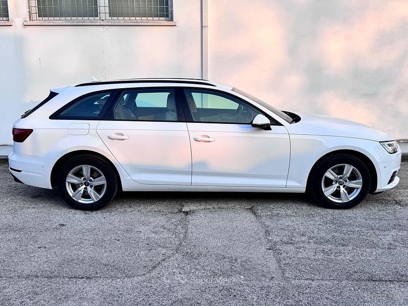 Usata Audi A4 Business 122 CV (89 kW) 2017 Other Station wagon
