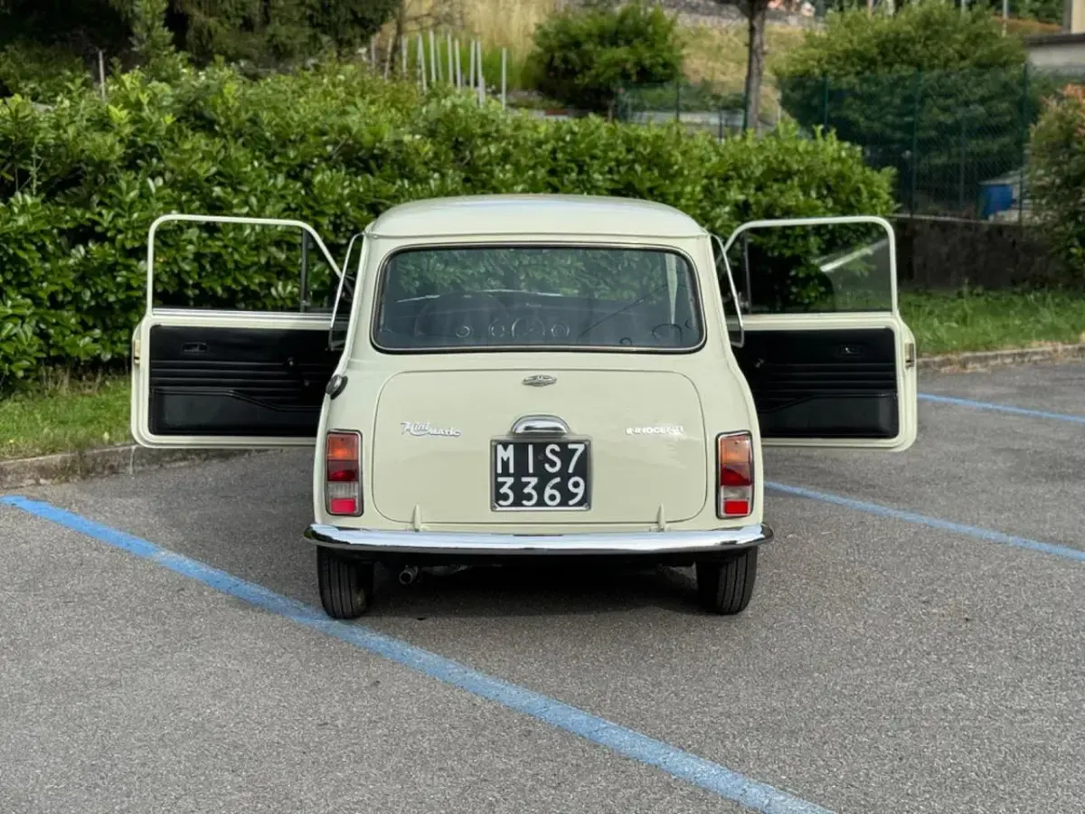 Usata Mini 1000 38 CV (27 kW) 1973 Bianco Utilitaria