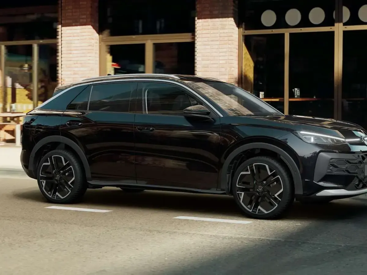 Nuova VW T-Roc Style 116 CV (85 kW) 2026 Grenadill black metallizzato SUV