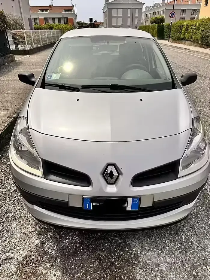 Usata Renault Clio III 2005 Grigio Utilitaria