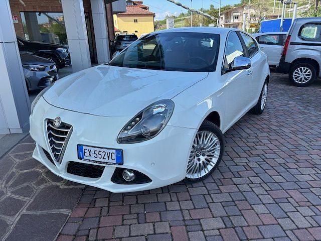 Usata Alfa Romeo Giulietta Exclusive 105 CV (77 kW) 2014 Bianco Utilitaria