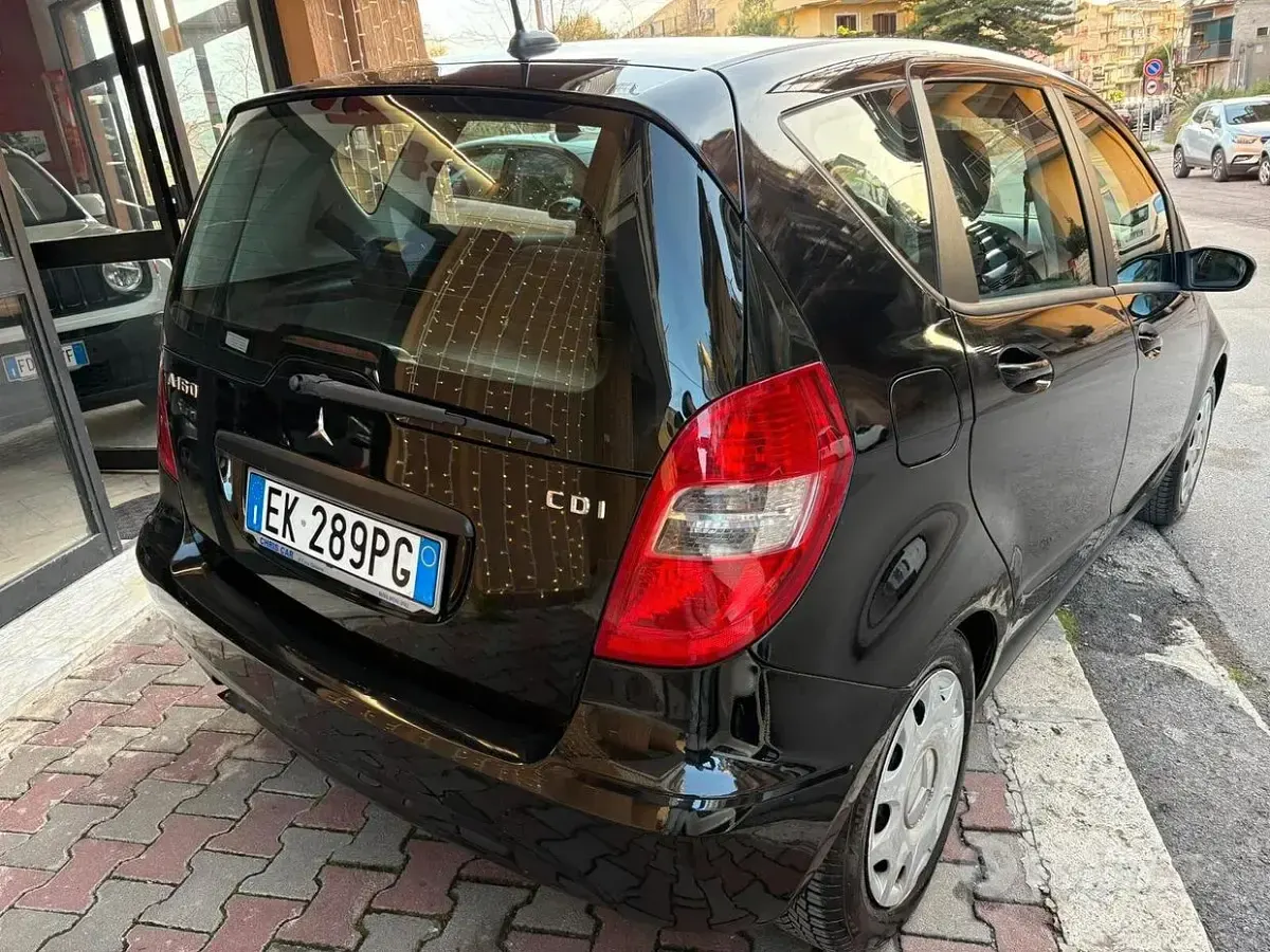 Usata Mercedes A160 Elegance 82 CV (60 kW) 2011 Nero Utilitaria
