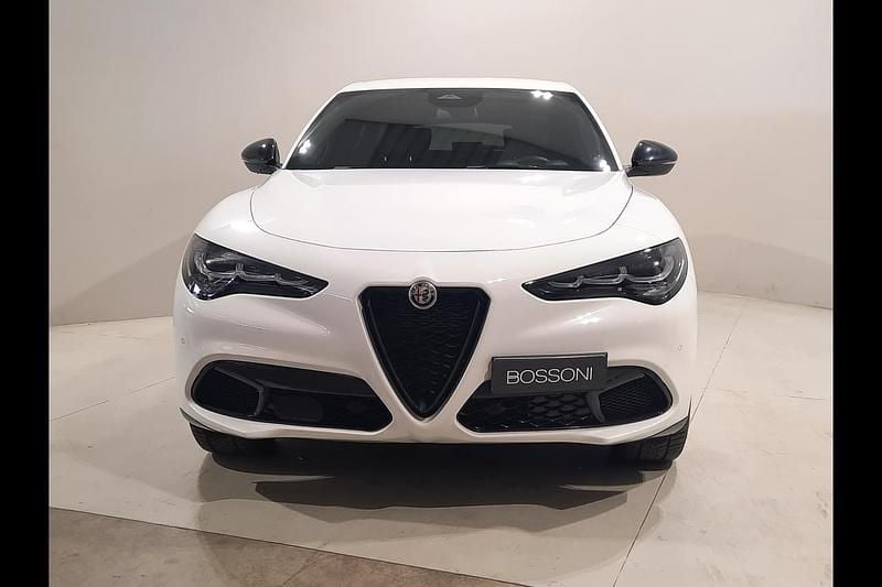 Usata Alfa Romeo Stelvio Veloce 209 CV (153 kW) 2024 Bianco SUV