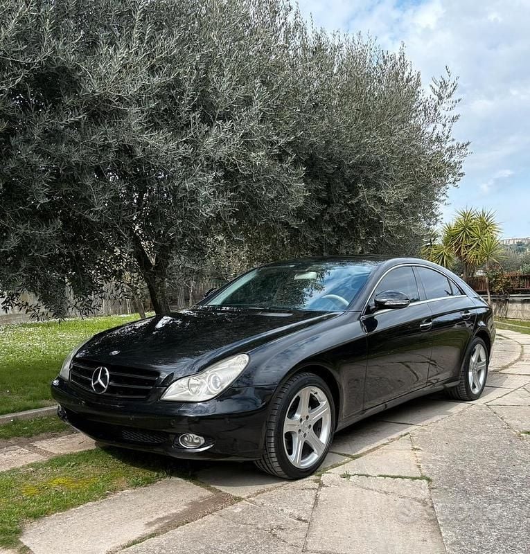 Usata Mercedes CLS320 224 CV (164 kW) 2006 Nero Coupé