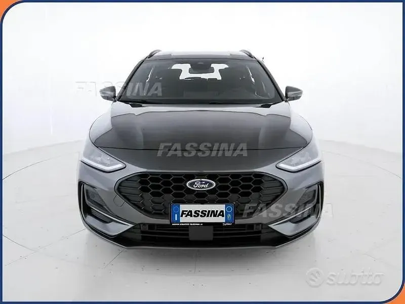 Usata Ford Focus ST-Line 155 CV (114 kW) 2025 Grigio Station wagon