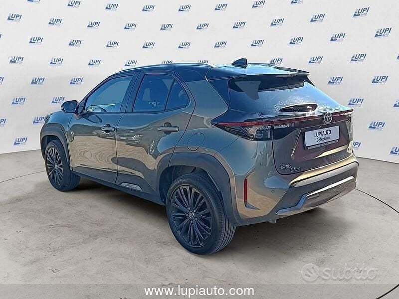 Usata Toyota Yaris Cross 116 CV (85 kW) 2022 Grigio SUV