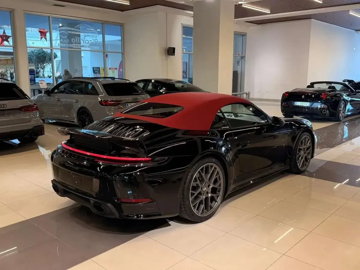 Usata Porsche 911 Carrera Cabriolet 394 CV (289 kW) 2025 Nero Cabrio