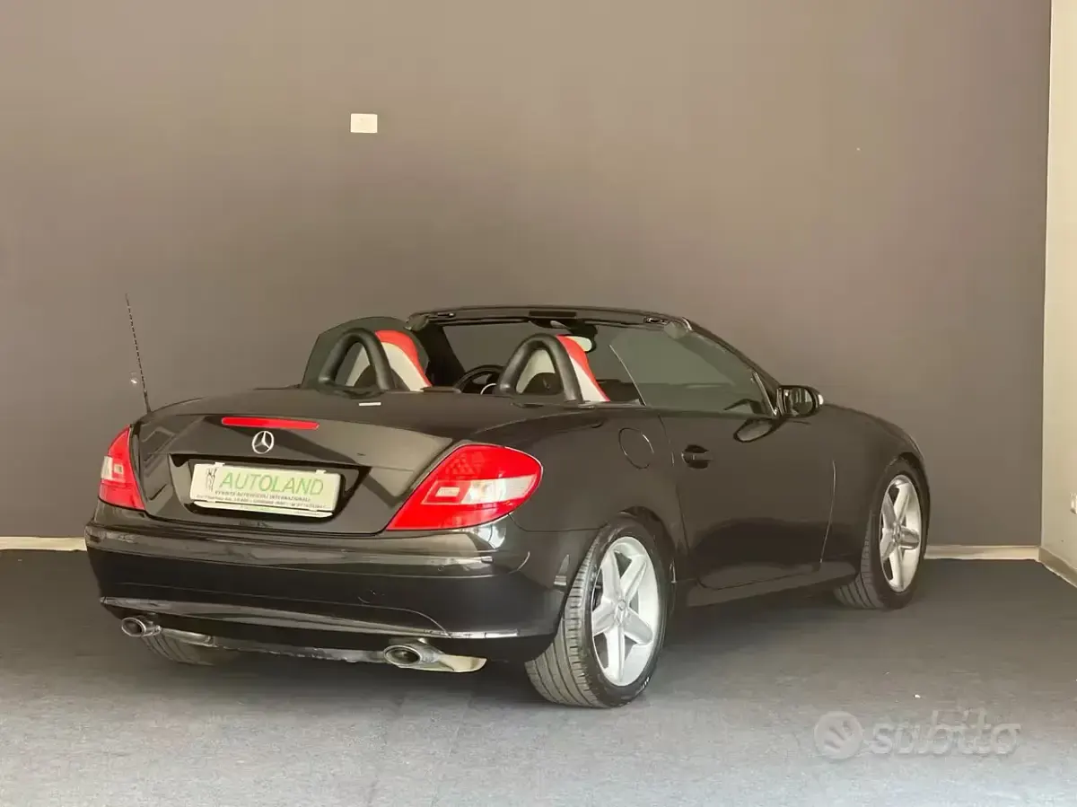 Usata Mercedes SLK200 163 CV (119 kW) 2004 Nero Cabrio