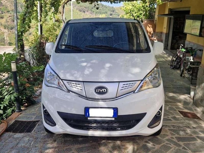 Bianco Nuova 2025 BYD ETP3 Furgone | 15.000 € - Immagine 1/4