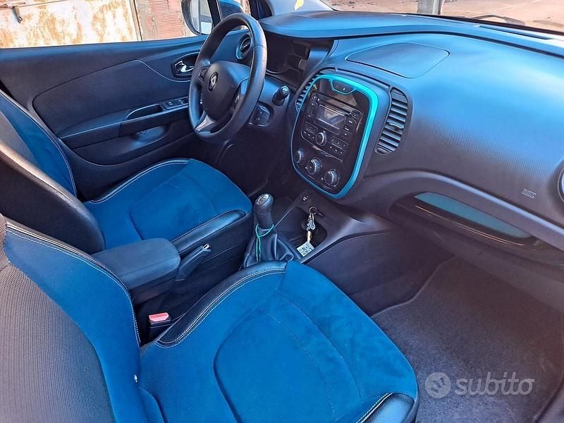 Usata Renault Captur 90 CV (66 kW) 2015 Blu SUV