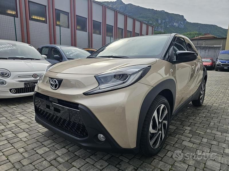 Usata Toyota Aygo X Trend 72 CV (52 kW) 2024 Giallo SUV