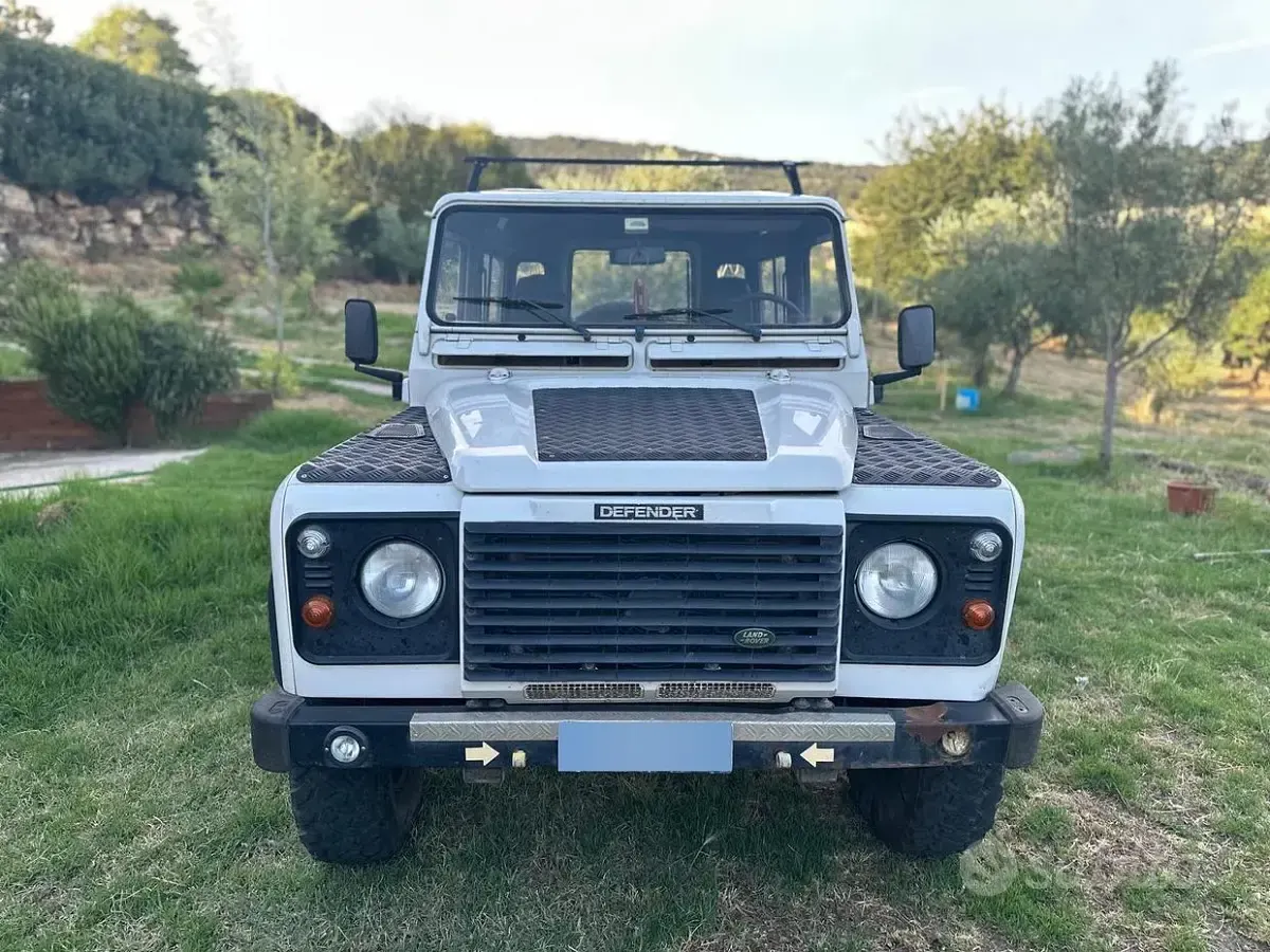 Usata Land Rover Defender 122 CV (89 kW) 2002 Bianco Station wagon