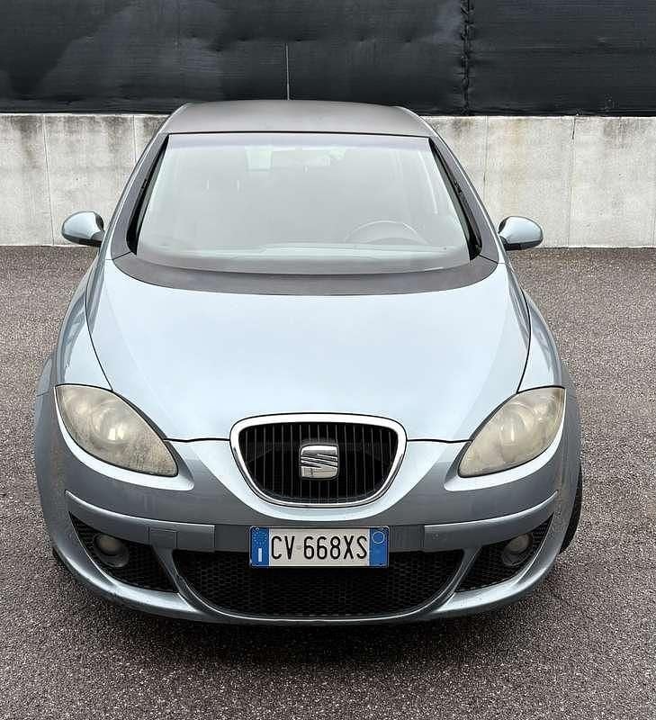 Grigio Usata 2005 Seat Altea Reference Monovolume | 1800 € (Ottimo prezzo) - Immagine 1/4