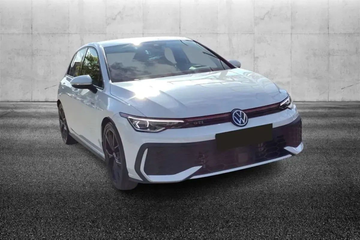 Usata VW Golf VIII GTI 265 CV (194 kW) 2025 Bianco Berlina