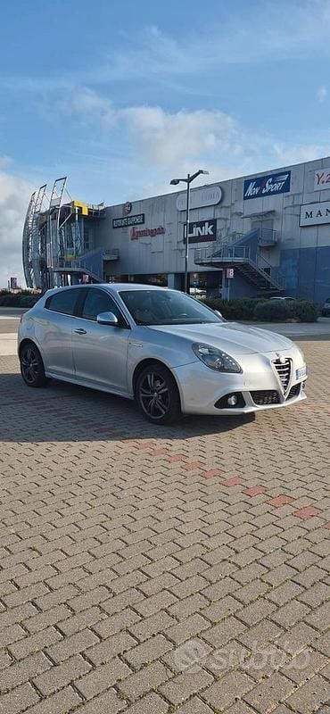 Usata Alfa Romeo Giulietta Distinctive 150 CV (110 kW) 2014 Grigio Utilitaria