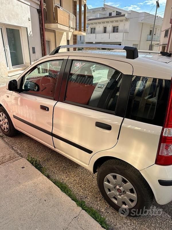 Usata Fiat Panda Emotion 75 CV (55 kW) 2011 Bianco Utilitaria