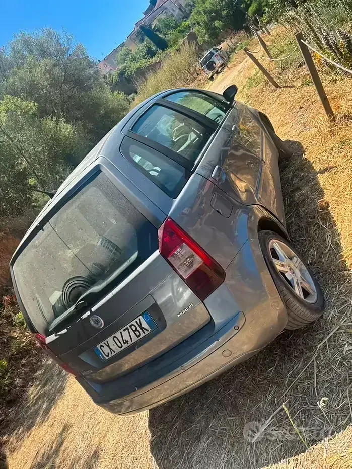 Usata Fiat Idea 101 CV (74 kW) 2005 Monovolume