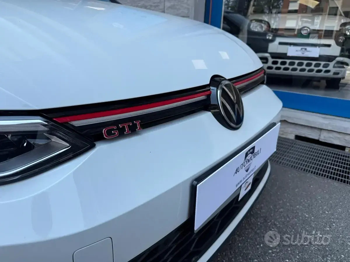 Usata VW Golf VIII GTI 245 CV (180 kW) 2023 Bianco Berlina