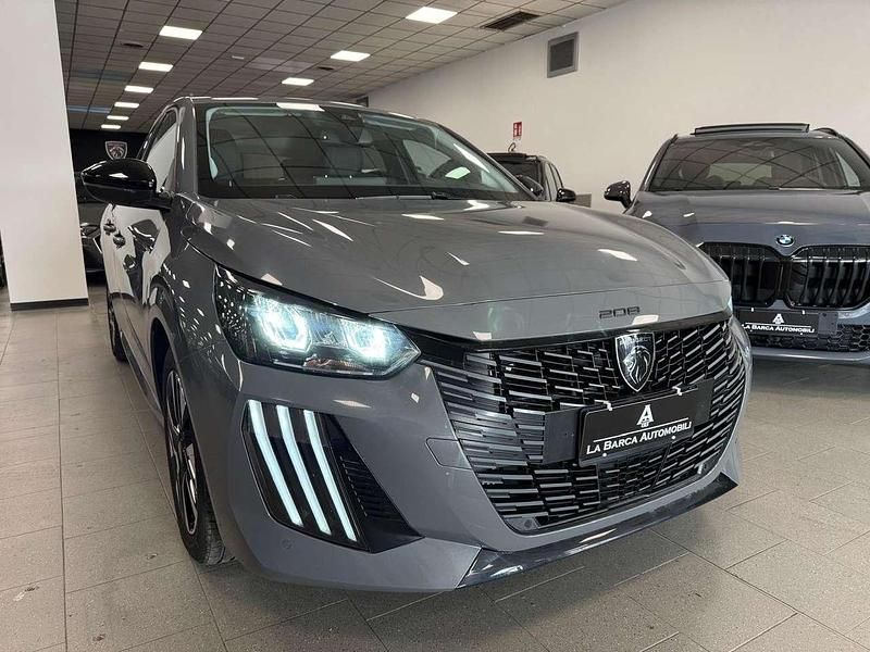 Usata Peugeot 208 Allure 101 CV (74 kW) 2024 Grigio Utilitaria