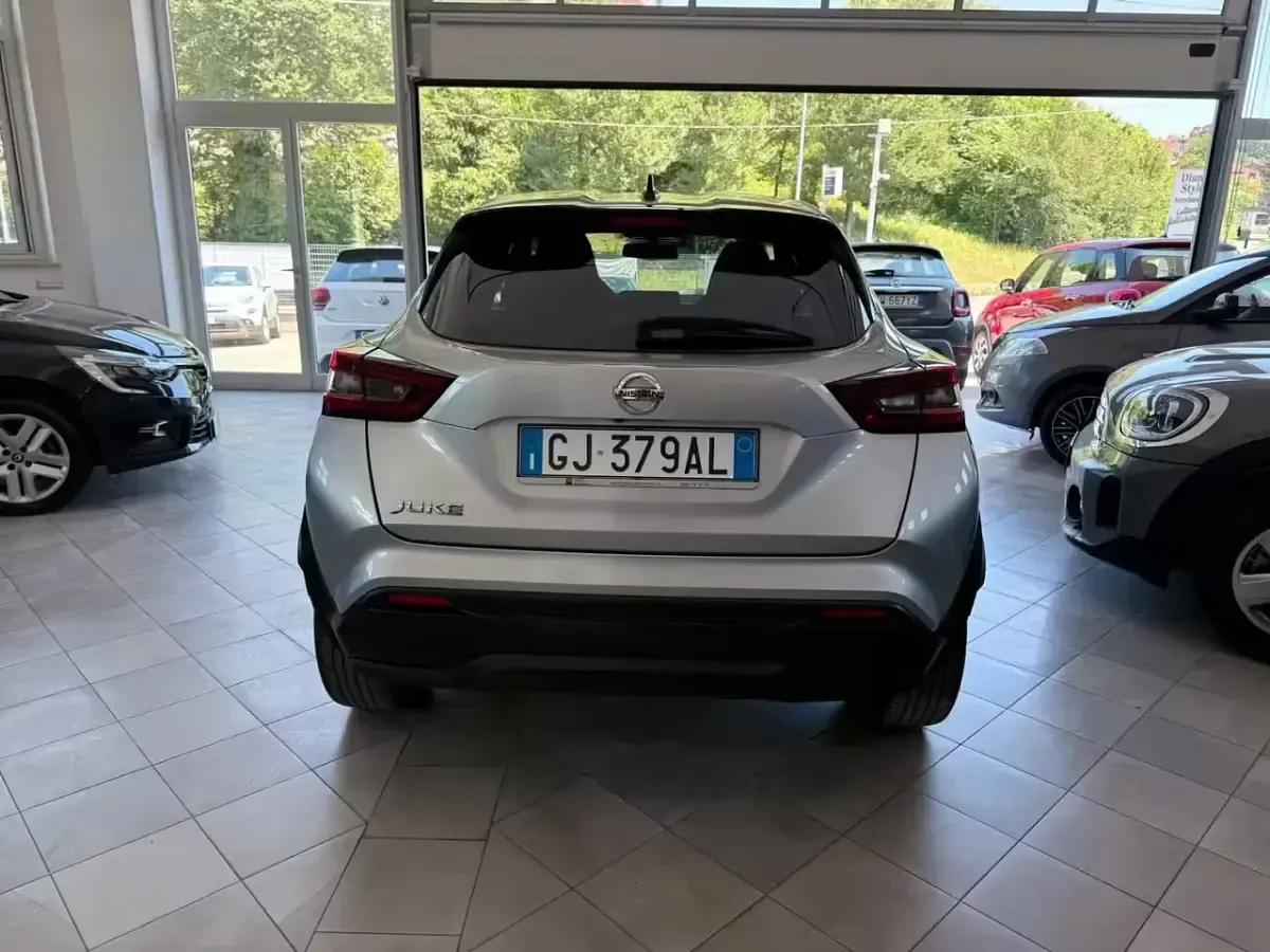 Usata Nissan Juke Tekna 114 CV (83 kW) 2022 Argento SUV