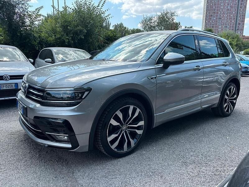 Usata VW Tiguan R-line 190 CV (139 kW) 2020 Grigio SUV