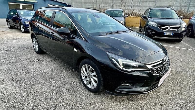 Usata Opel Astra Innovation 110 CV (80 kW) 2018 Nero Station wagon