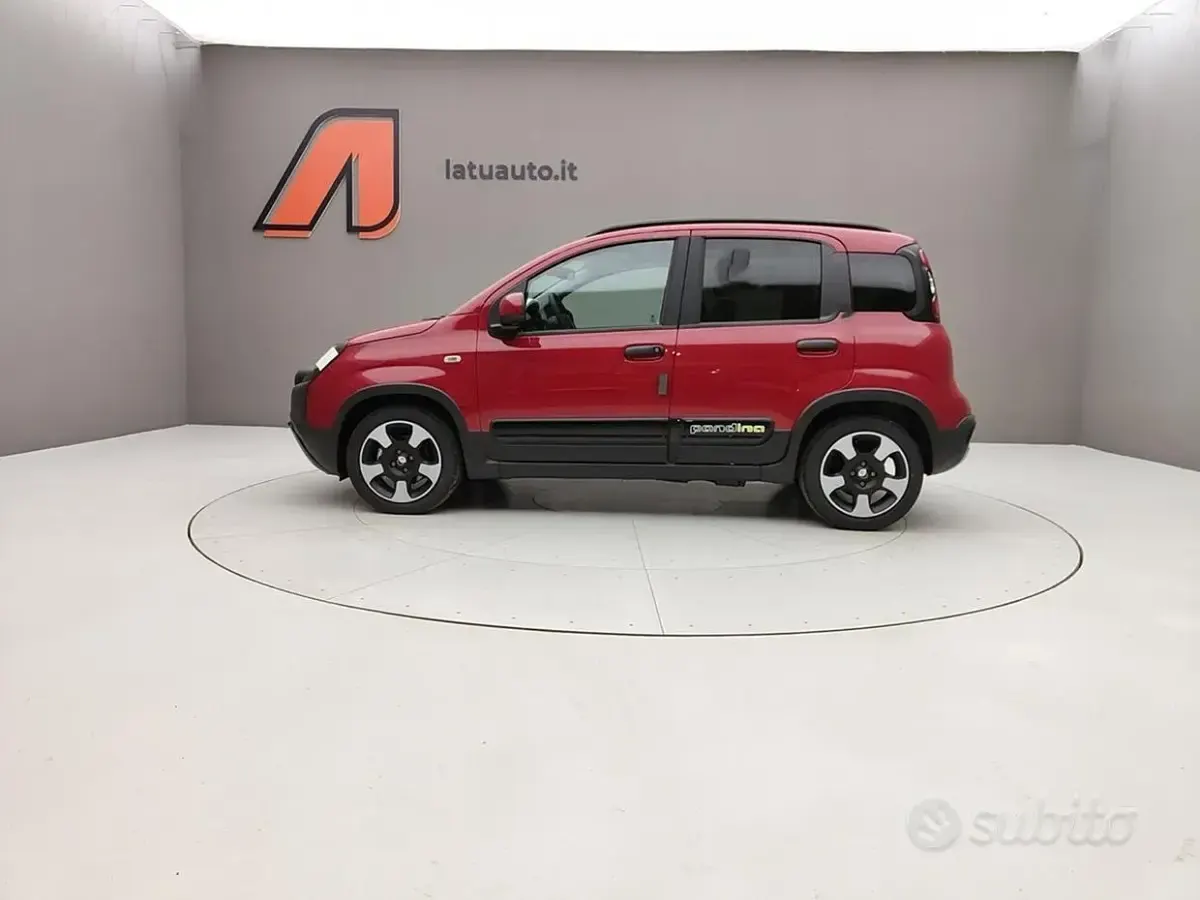 Usata Fiat Panda Cross 69 CV (50 kW) 2025 Rosso Utilitaria