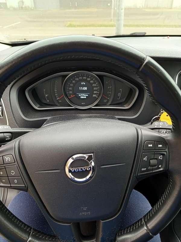 Grigio Usata 2018 Volvo V40 Kinetic Tre volumi | 9000 € (Ottimo prezzo) - Immagine 1/4