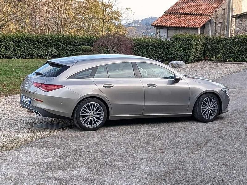 Usata Mercedes CLA200 150 CV (110 kW) 2020 Grigio Station wagon