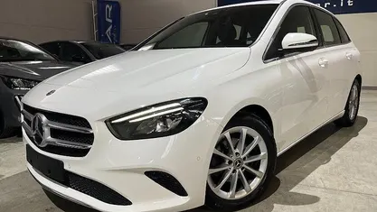 Usata Mercedes B180 116 CV (85 kW) 2020 Bianco Monovolume