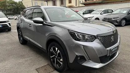 Grigio Usata 2021 Peugeot 2008 Allure SUV | 16.100 € (Buon prezzo)