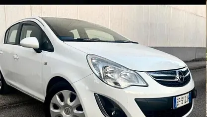 Usata Opel Corsa 85 CV (62 kW) 2013 Berlina