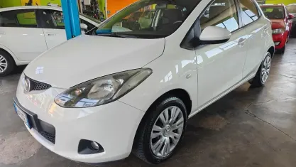Usata Mazda 2 68 CV (50 kW) 2010 Bianco Utilitaria