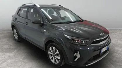 Grigio Usata 2023 Kia Stonic Urban SUV | 17.900 € (Buon prezzo)