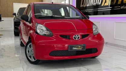 Usata Toyota Aygo 68 CV (50 kW) 2008 Rosso Utilitaria