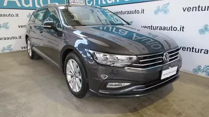 Usata VW Passat Business 150 CV (110 kW) 2023 Grigio Station wagon