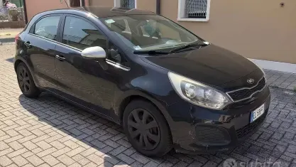 Usata Kia Rio 85 CV (62 kW) 2011 Nero Berlina