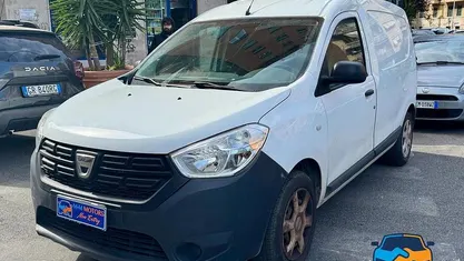 Usata Dacia Dokker Lauréate 102 CV (75 kW) 2018 Monovolume