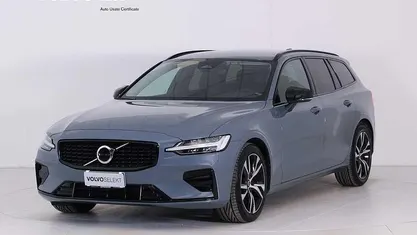 Grigio Usata 2022 Volvo V60 Plus Station wagon | 29.900 € (Super prezzo)