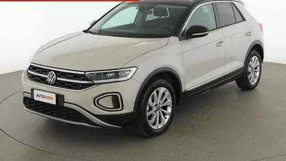 Usata VW T-Roc Style 110 CV (80 kW) 2023 Beige SUV