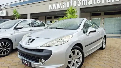 Usata Peugeot 207 CC 120 CV (88 kW) 2008 Argento Cabrio