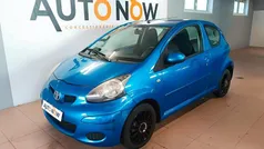 Usata 2010 Toyota Aygo Due volumi | 3490 € (Buon prezzo)