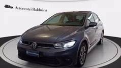 Smoky grey metalizzato Usata 2021 VW Polo Life Tre volumi | 17.900 € (Buon prezzo)