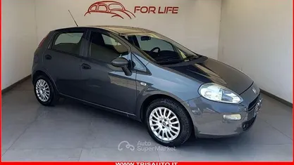 Grigio Usata 2016 Fiat Punto Due volumi | 5900 € (Buon prezzo)