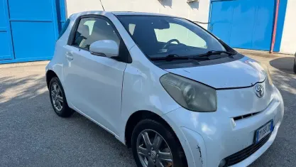 Usata Toyota iQ 68 CV (50 kW) 2009 Bianco Utilitaria