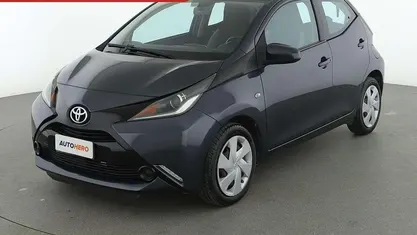 Usata Toyota Aygo X-play 70 CV (51 kW) 2017 Grigio Utilitaria