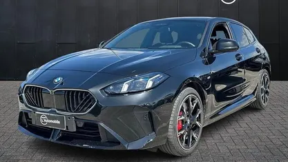 Begagnad BMW 118 M Sport 150 HK (110 kW) 2025 Svart Halvkombi
