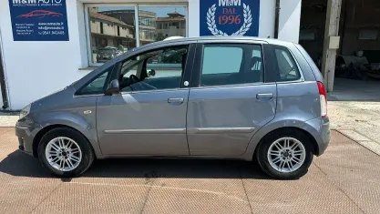Usata Lancia Musa 77 CV (56 kW) 2010 Grigio Monovolume