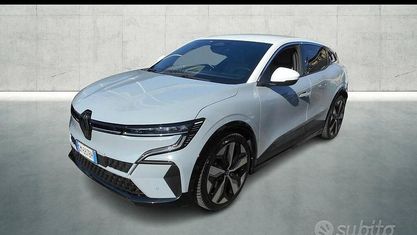 Begagnad Renault Megane E-Tech Techno 161 kW (220 HK) 2023 Grå Sedan