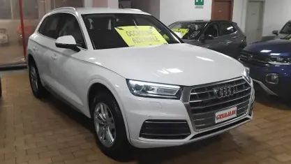 Begagnad Audi Q5 Business 190 HK (139 kW) 2017 Vit SUV